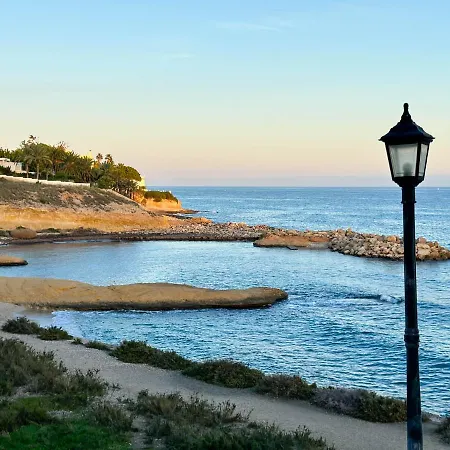 Orilla De Mar: Vistas De Ensueno En Cala Almadraba
