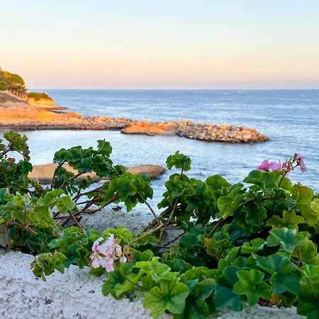 Orilla De Mar: Vistas De Ensueno En Cala Almadraba * El Campello